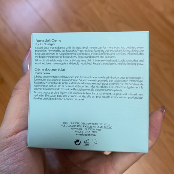 50ml Estée Lauder Revitalizing Supreme + Bright Power Soft Creme - Picture 2 of 3